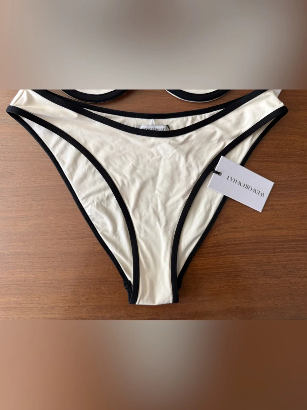 WeWoreWhat NWT Full Coverage Underwire Bikini Set Small Ivory Black